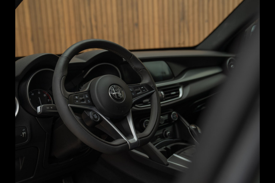 Alfa Romeo Stelvio 2.0T AWD Super | Veloce stoelen