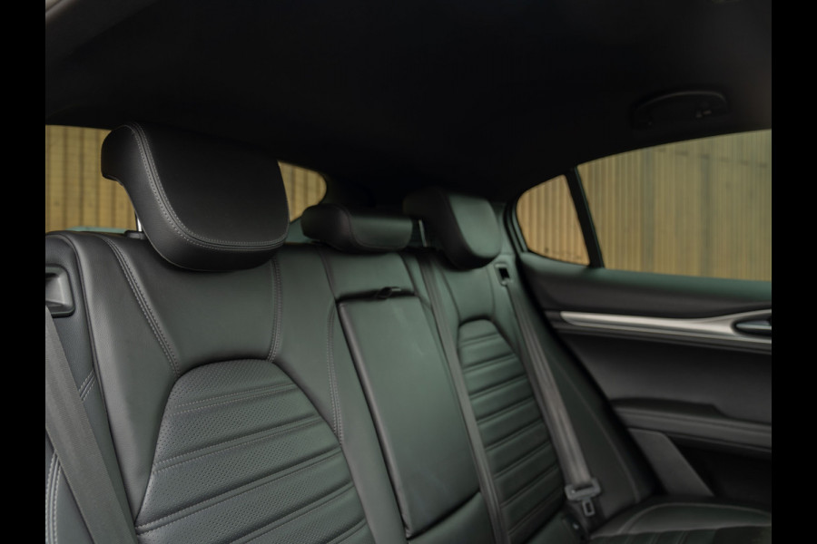 Alfa Romeo Stelvio 2.0T AWD Super | Veloce stoelen