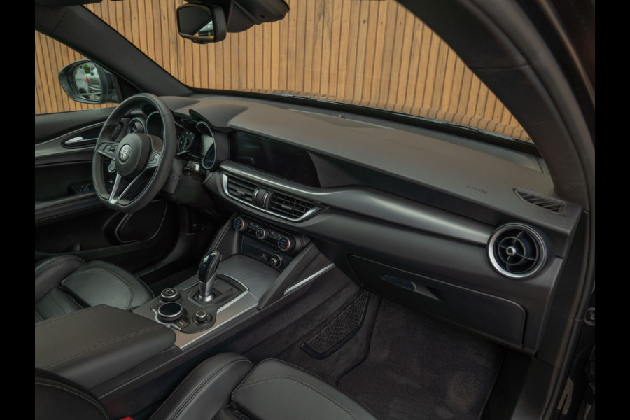 Alfa Romeo Stelvio 2.0T AWD Super | Veloce stoelen
