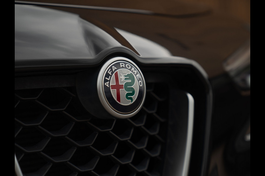 Alfa Romeo Stelvio 2.0T AWD Super | Veloce stoelen