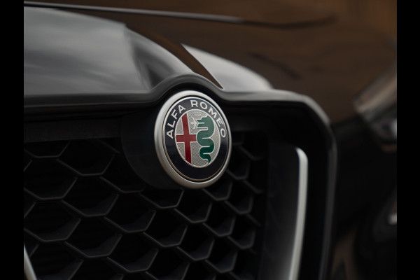 Alfa Romeo Stelvio 2.0T AWD Super | Veloce stoelen