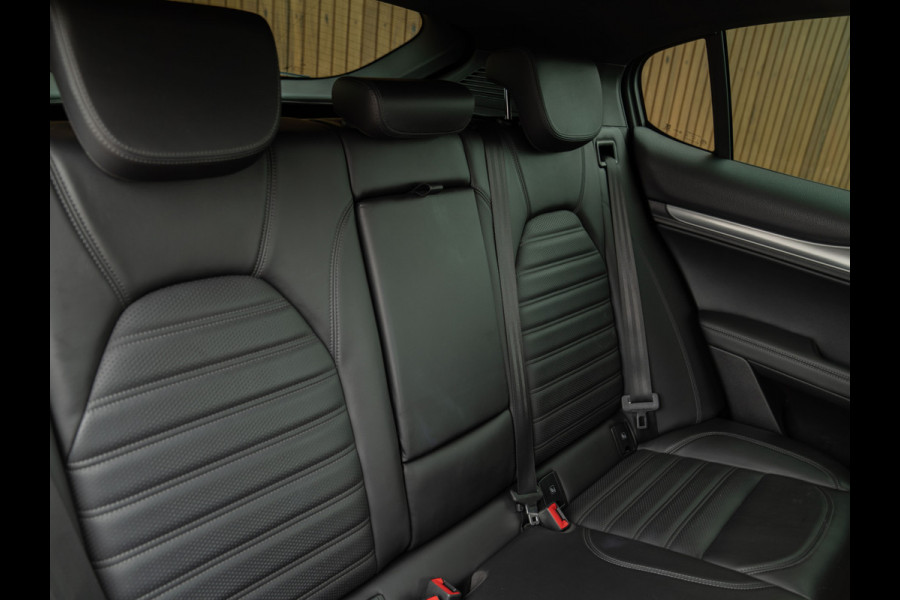 Alfa Romeo Stelvio 2.0T AWD Super | Veloce stoelen