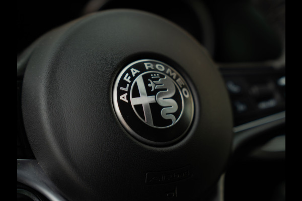 Alfa Romeo Stelvio 2.0T AWD Super | Veloce stoelen
