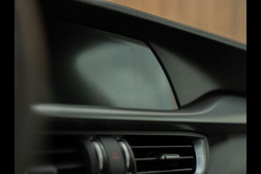 Alfa Romeo Stelvio 2.0T AWD Super | Veloce stoelen
