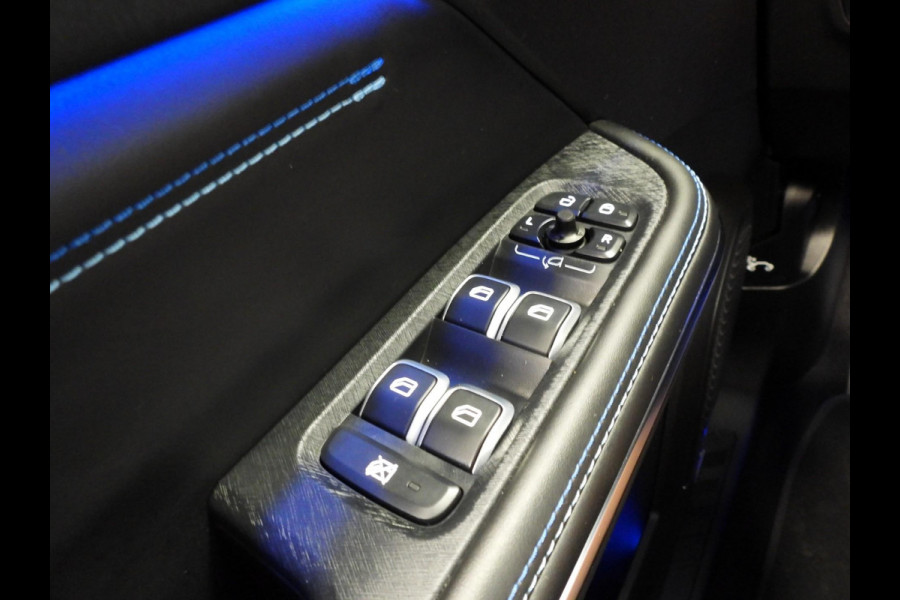 Lynk & Co 01 1.5 PHEV BlackLine ZWARTE HEMEL/360CAM/SCHUIFDAK/LED/20"LMV!