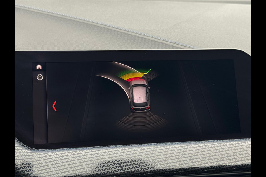 BMW 1-serie 118i High Executive M-PAKKET | NAVI | PDC |STOELVERWARMING