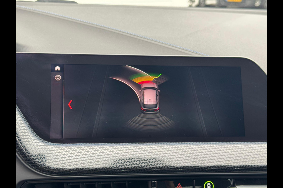 BMW 1-serie 118i High Executive M-PAKKET | NAVI | PDC |STOELVERWARMING