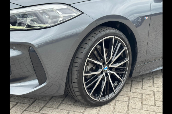 BMW 1-serie 118i High Executive M-PAKKET | NAVI | PDC |STOELVERWARMING