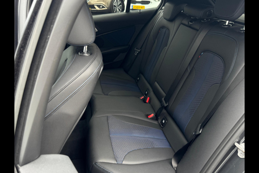 BMW 1-serie 118i High Executive M-PAKKET | NAVI | PDC |STOELVERWARMING
