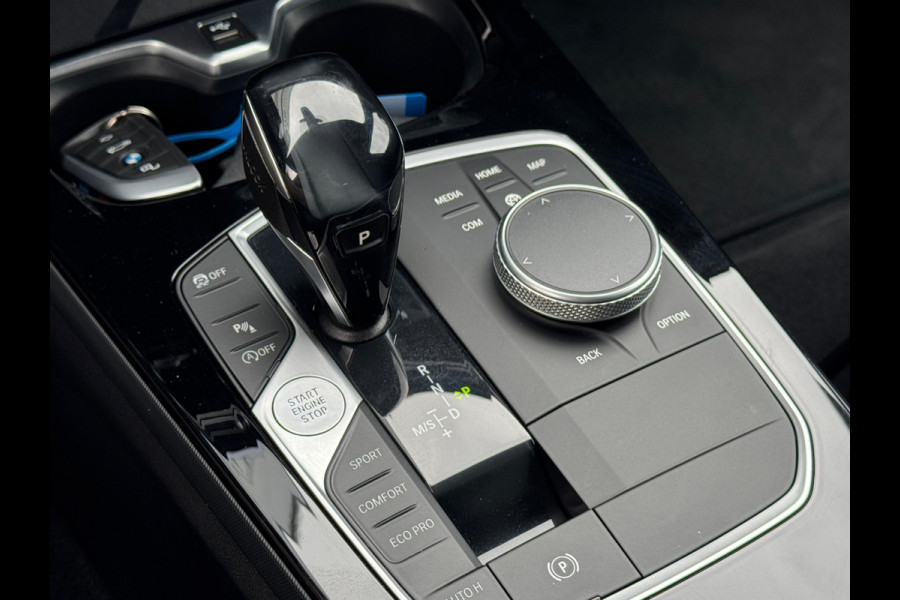 BMW 1-serie 118i High Executive M-PAKKET | NAVI | PDC |STOELVERWARMING