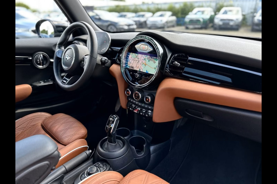 MINI 1.5 COOPER JCW Steptronic-Aut. ** LED, NAVI+, BRUIN LEDER, PANORAMA, KEYLESS, VERW. STUUR ** UNFALFREI - Ex BMW ** ** INFORMEER OOK NAAR ONZE AANTREKKELIJKE FINANCIAL-LEASE TARIEVEN **