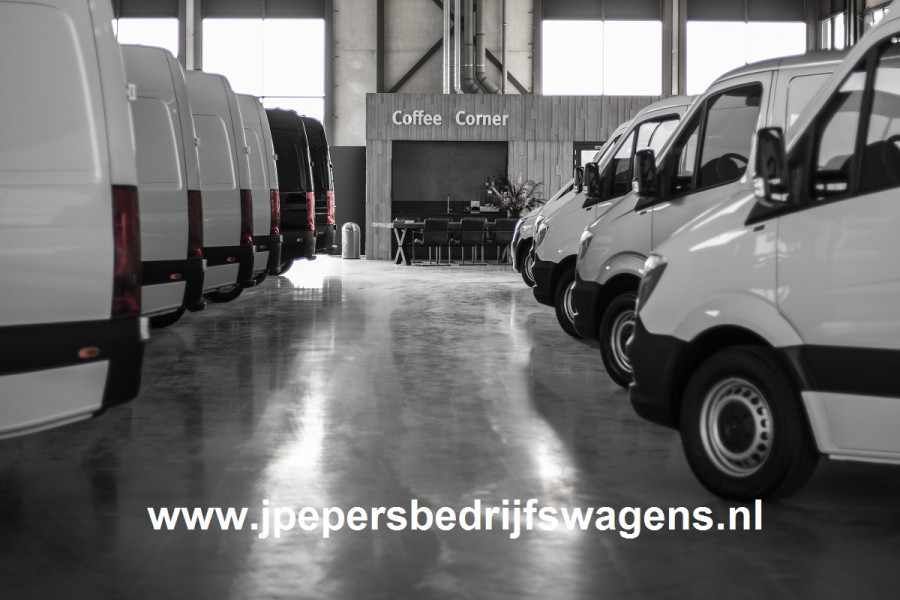 Mercedes-Benz Sprinter 317 CDI L2 H2 Automaat / MBUX / Navigatie / Camera / Parkeersensoren / Cruise control / Airco / 270 Graden achterdeuren