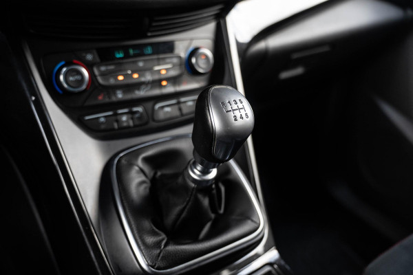 Ford Kuga 1.5 EcoBoost ST-Line | Acc | Winterpack | Keyles | Carplay