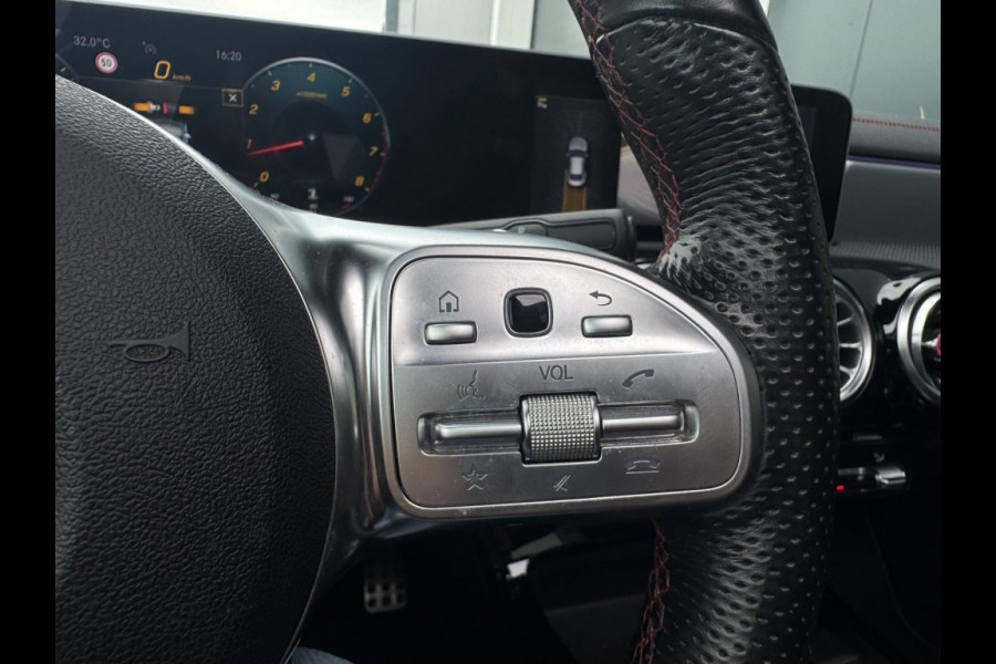 Mercedes-Benz CLA-Klasse 220 4M. Prem. Plus PANO NAVI SFEER SPORTVELGEN PDC ELEK PAKKET