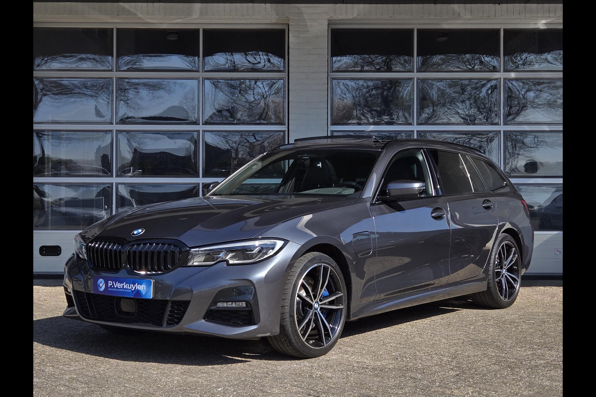 BMW 3 Serie Touring 330e xDrive M SPORT | PANORAMA | LASER | DRIVING ASS. PROF | HARMAN KARDON | BMW 3 Serie Touring 330e xDrive M SPORT | PANORAMA | LASER | DRIVING ASS. PROF | HARMAN KARDON |