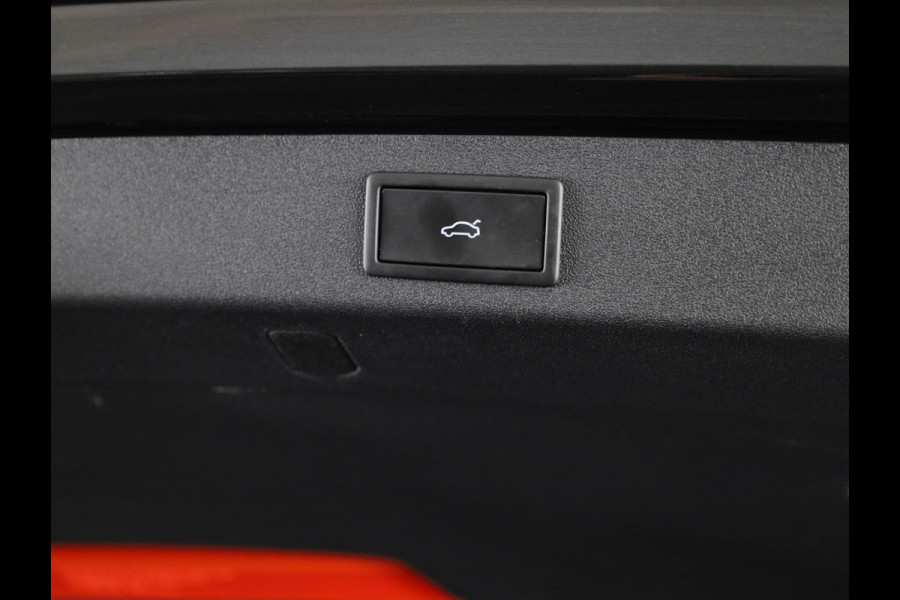 Škoda Kodiaq 1.5 TSI 204pk PHEV Business Edition | Trekhaak | Leder | Light & View | 19 inch | Elek. stoelen | Canton Sound | Stoelverwarming | Camera