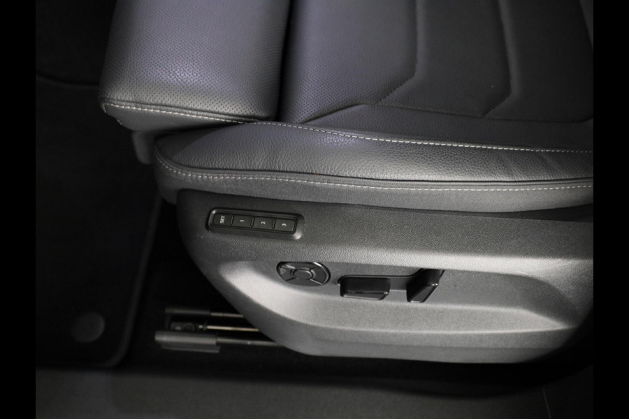 Škoda Kodiaq 1.5 TSI 204pk PHEV Business Edition | Trekhaak | Leder | Light & View | 19 inch | Elek. stoelen | Canton Sound | Stoelverwarming | Camera