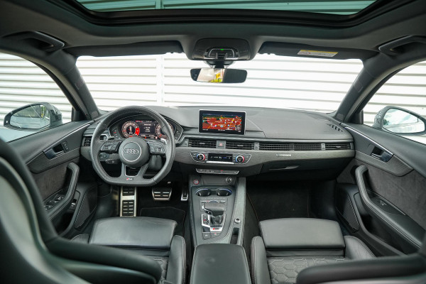 Audi A4 Avant 2.9 TFSI RS 4 quattro Panoramadak B&O Keramisch Leer ACC Camera