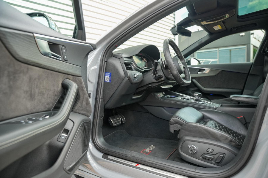 Audi A4 Avant 2.9 TFSI RS 4 quattro Panoramadak B&O Keramisch Leer ACC Camera