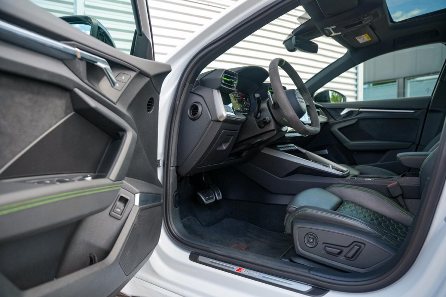 Audi A3 Limousine 2.5 TFSI RS 3 quattro Panoramadak B&O HUD ACC Hulk Edition