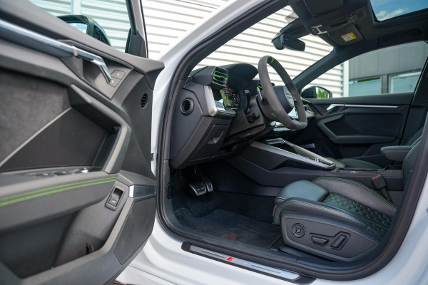 Audi A3 Limousine 2.5 TFSI RS 3 quattro Panoramadak B&O HUD ACC Hulk Edition