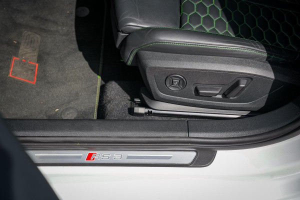 Audi A3 Limousine 2.5 TFSI RS 3 quattro Panoramadak B&O HUD ACC Hulk Edition