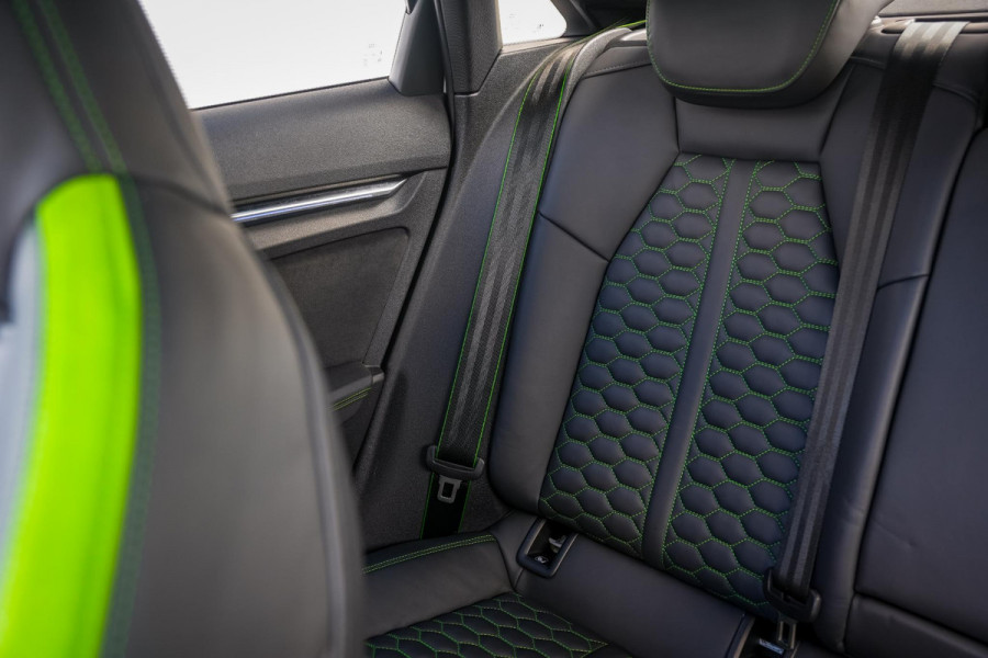 Audi A3 Limousine 2.5 TFSI RS 3 quattro Panoramadak B&O HUD ACC Hulk Edition
