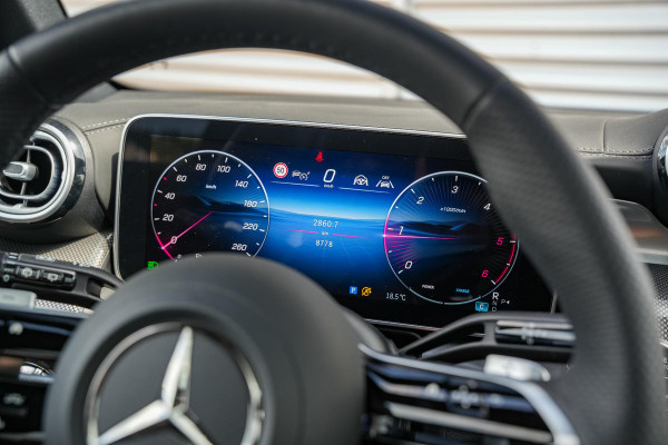 Mercedes-Benz GLC 220d 4MATIC AMG Line Panodak ACC Memory Trekhaak Ambient Keyless