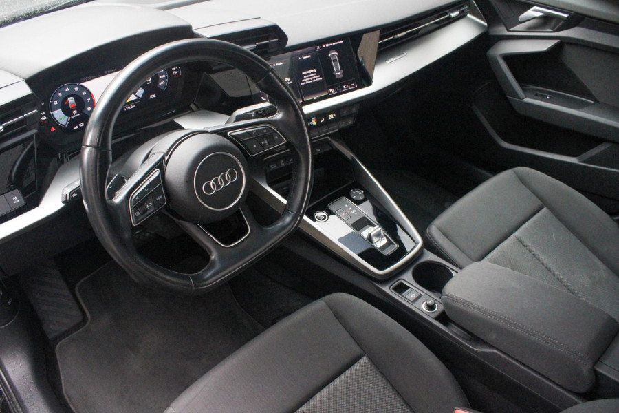 Audi A3 Sportback 40 TFSI e Edition PANO| StoelVW | Keyless | Camera