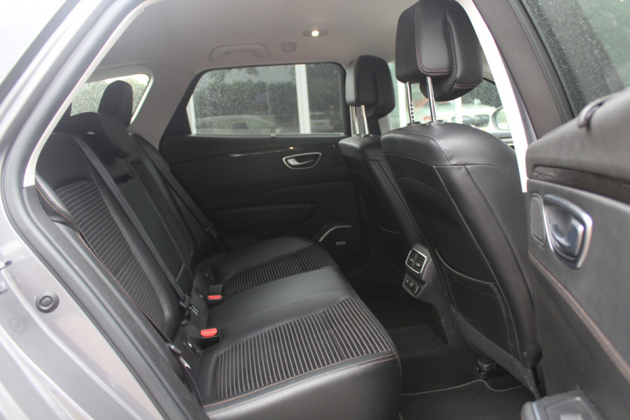 Renault Talisman Estate 1.5 dCi Intens / Navigatie / Parkeerhulp achter / Cruise Control / 18'' / Half leder / Bose / KEyless / DAB / Cruise Control