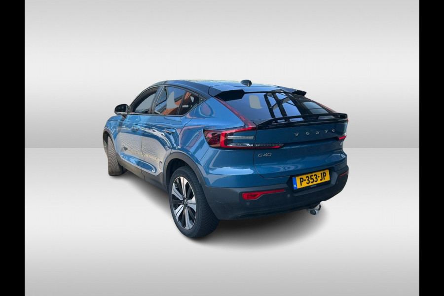 Volvo C40 Recharge Twin Intro Edition 78 kWh / Trekhaak / Panoramadak / 360Camera / 19'' / Interieurvoorverwarming / Harman Kardon / Keyless / Navigatie / Dodehoek / DAB / ACC / Stoelverwarming / Stuurverwarming / Warmtepomp