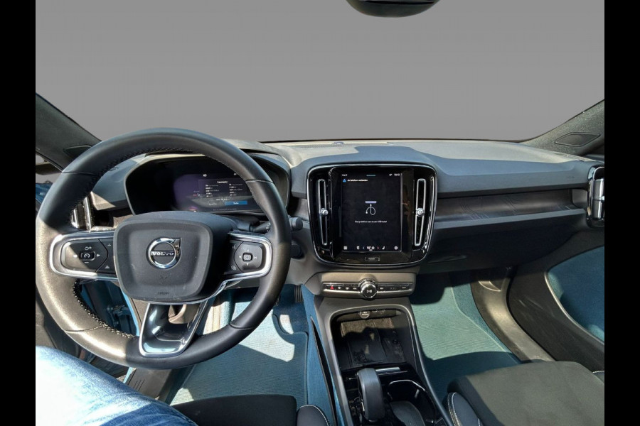 Volvo C40 Recharge Twin Intro Edition 78 kWh / Trekhaak / Panoramadak / 360Camera / 19'' / Interieurvoorverwarming / Harman Kardon / Keyless / Navigatie / Dodehoek / DAB / ACC / Stoelverwarming / Stuurverwarming / Warmtepomp