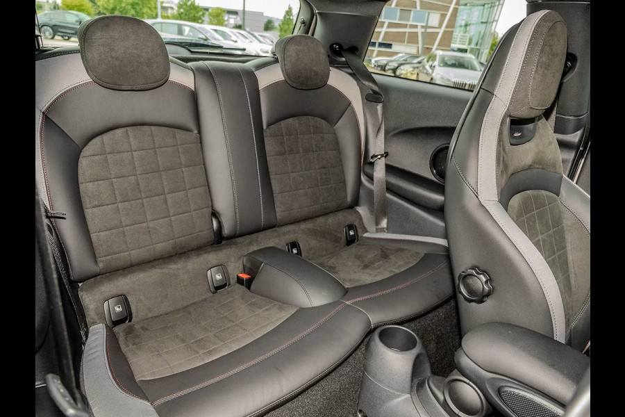 MINI 1.5 COOPER JCW Steptronic-Aut. ** LED, NAVI+, JCW SPORTST, PANORAMA, HuD, VERW. STUUR ** 1e EIG - UNFALFREI ** ** INFORMEER OOK NAAR ONZE AANTREKKELIJKE FINANCIAL-LEASE TARIEVEN **