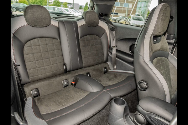 MINI 1.5 COOPER JCW Steptronic-Aut. ** LED, NAVI+, JCW SPORTST, PANORAMA, HuD, VERW. STUUR ** 1e EIG - UNFALFREI ** ** INFORMEER OOK NAAR ONZE AANTREKKELIJKE FINANCIAL-LEASE TARIEVEN **