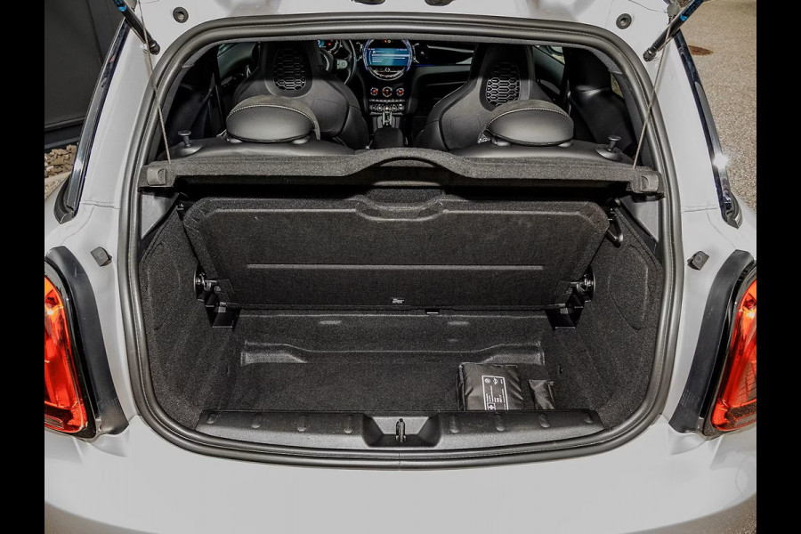 MINI 1.5 COOPER JCW Steptronic-Aut. ** LED, NAVI+, JCW SPORTST, PANORAMA, HuD, VERW. STUUR ** 1e EIG - UNFALFREI ** ** INFORMEER OOK NAAR ONZE AANTREKKELIJKE FINANCIAL-LEASE TARIEVEN **