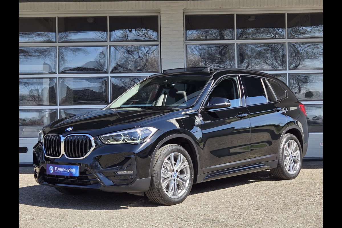 BMW X1 xDrive25e eDrive Sport Line | PANORAMA | SPORTSTOELEN | ELEKTR. ACHTERKLEP | CAMERA | BMW X1 xDrive25e eDrive Sport Line | PANORAMA | SPORTSTOELEN | ELEKTR. ACHTERKLEP | CAMERA |