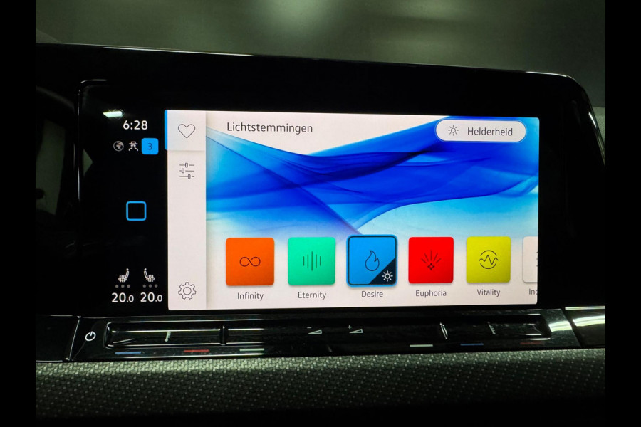 Volkswagen Golf 1.0 eTSI DSG R-Line, Navi, Apple Carplay, Cam, ACC, Target Blue Eye, PDC, Private Glas, Voll Led