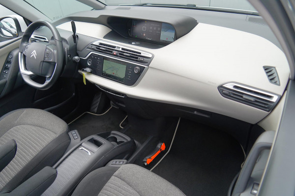 Citroën Grand C4 Spacetourer 1.2 PureTech Business / 7 Pers. / Automaat / Camera / Navi / NL-Auto / Trekhaak