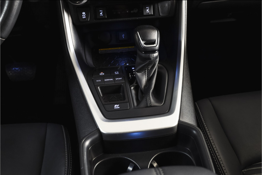 Toyota RAV4 2.5 Hybrid Black Edition | Adapt. Cruise | Stoel-+stuurverw. | PDC | 360 Camera | NAV+App. Connect | Elek. Klep | ECC | LM 19" |