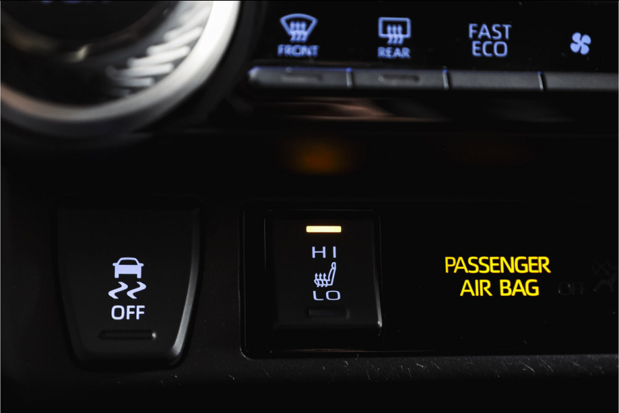 Toyota RAV4 2.5 Hybrid Black Edition | Adapt. Cruise | Stoel-+stuurverw. | PDC | 360 Camera | NAV+App. Connect | Elek. Klep | ECC | LM 19" |