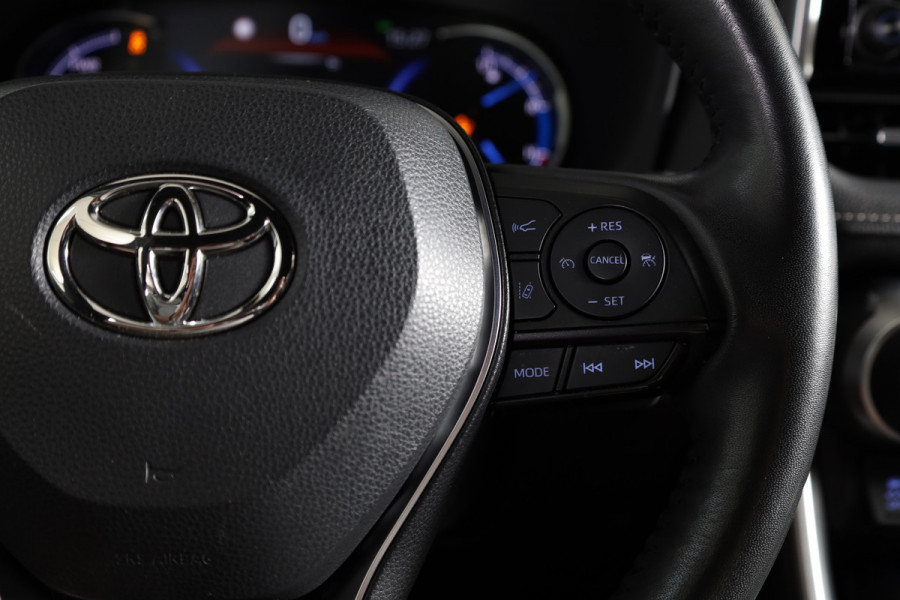 Toyota RAV4 2.5 Hybrid Black Edition | Adapt. Cruise | Stoel-+stuurverw. | PDC | 360 Camera | NAV+App. Connect | Elek. Klep | ECC | LM 19" |