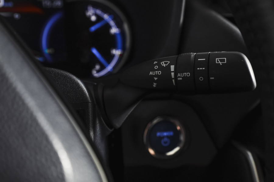 Toyota RAV4 2.5 Hybrid Black Edition | Adapt. Cruise | Stoel-+stuurverw. | PDC | 360 Camera | NAV+App. Connect | Elek. Klep | ECC | LM 19" |