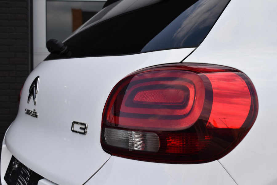 Citroën C3 1.2 PureTech 110PK Aut. Shine | Carplay | Panoramadak | Incl. garantie