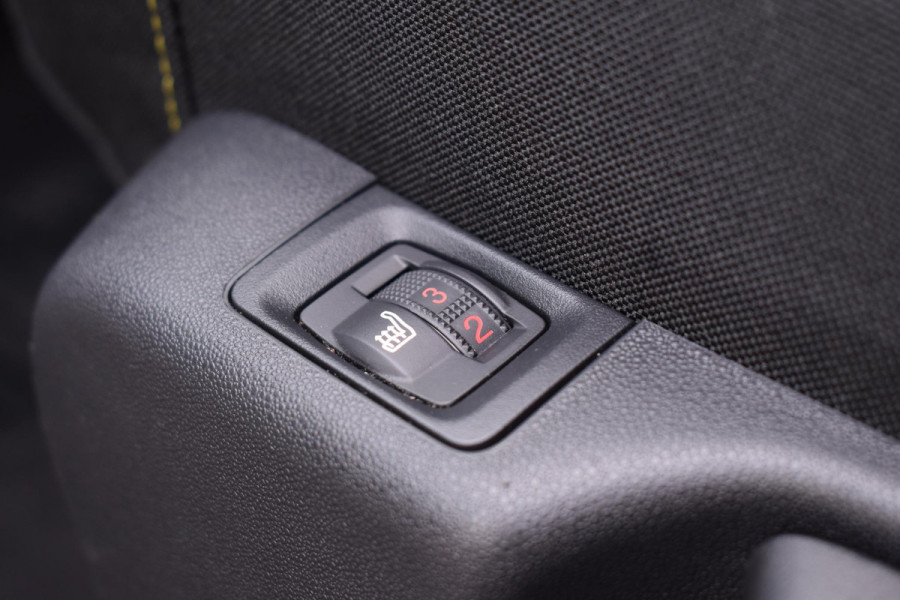Citroën C3 1.2 PureTech 110PK Aut. Shine | Carplay | Panoramadak | Incl. garantie