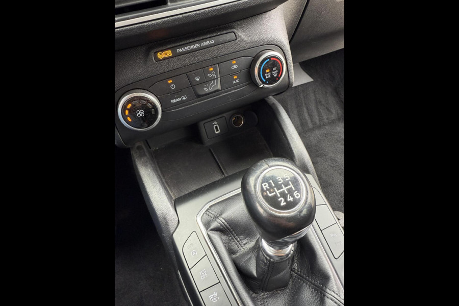 Ford Focus 1.5 EcoB 150pk CarPlay|Cruise|Navi|Trekhaak|Velgen