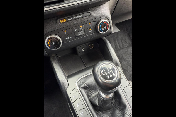 Ford Focus 1.5 EcoB 150pk CarPlay|Cruise|Navi|Trekhaak|Velgen