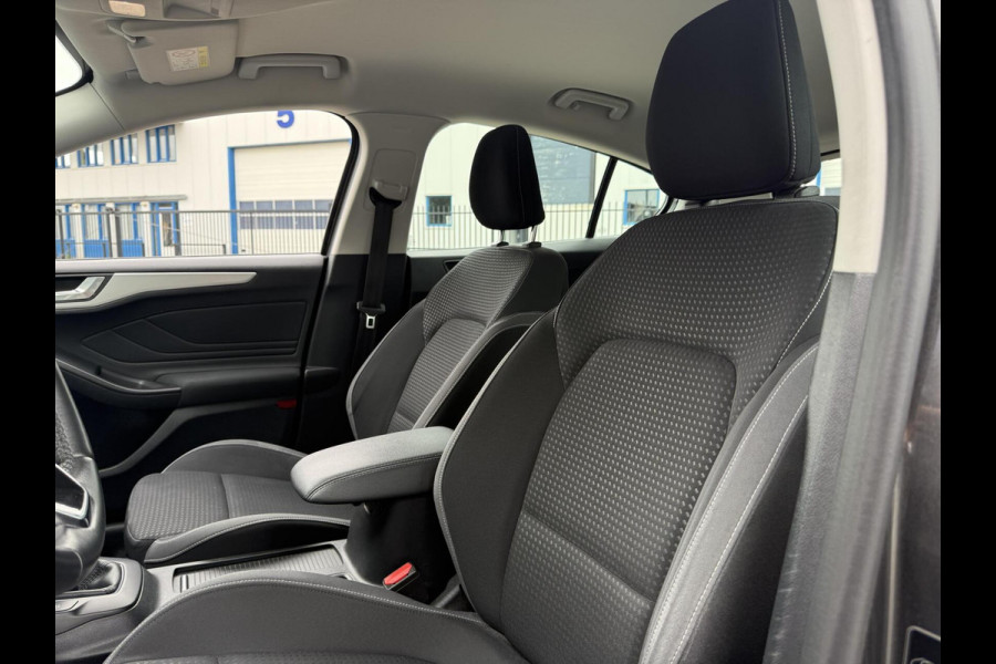 Ford Focus 1.5 EcoB 150pk CarPlay|Cruise|Navi|Trekhaak|Velgen