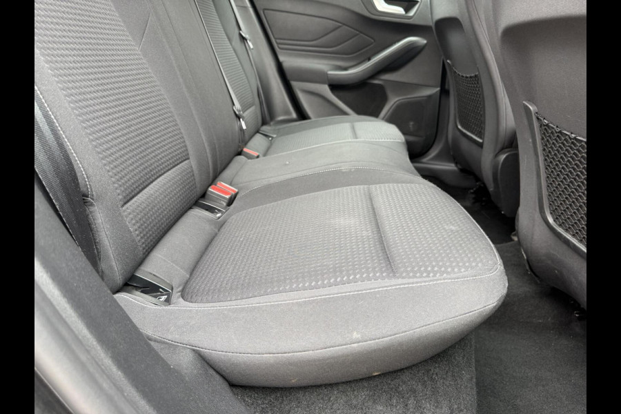 Ford Focus 1.5 EcoB 150pk CarPlay|Cruise|Navi|Trekhaak|Velgen