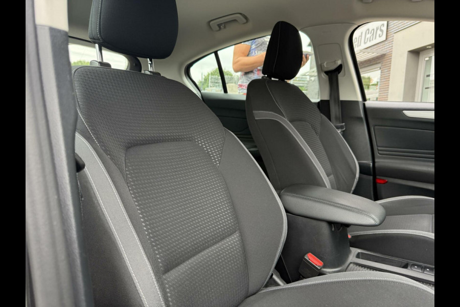 Ford Focus 1.5 EcoB 150pk CarPlay|Cruise|Navi|Trekhaak|Velgen