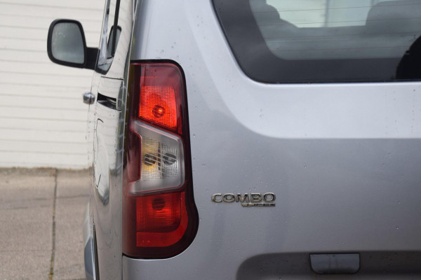 Opel Combo Life 1.2 Turbo L1H1 Edition PARKEERSENSOREN ACHTER/ACHTERDEUREN MET RUITEN